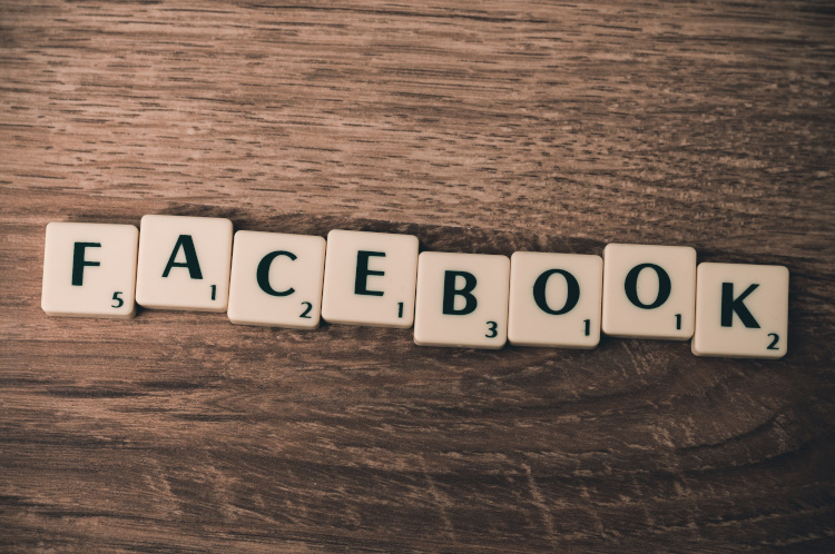Earn money by liking facebook posts.