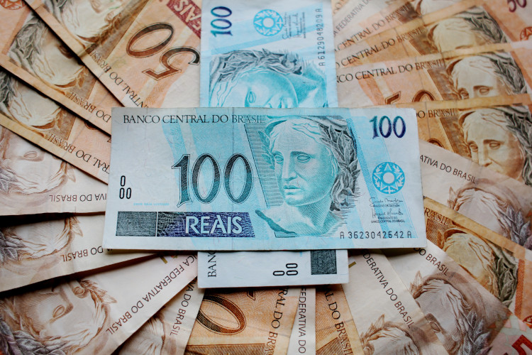 Step by step guide on how to make money online by viewing ads.