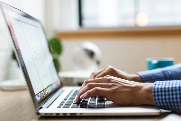 What are the social media programs that you can use to post the comments and earn money?