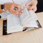 How to earn money translating online